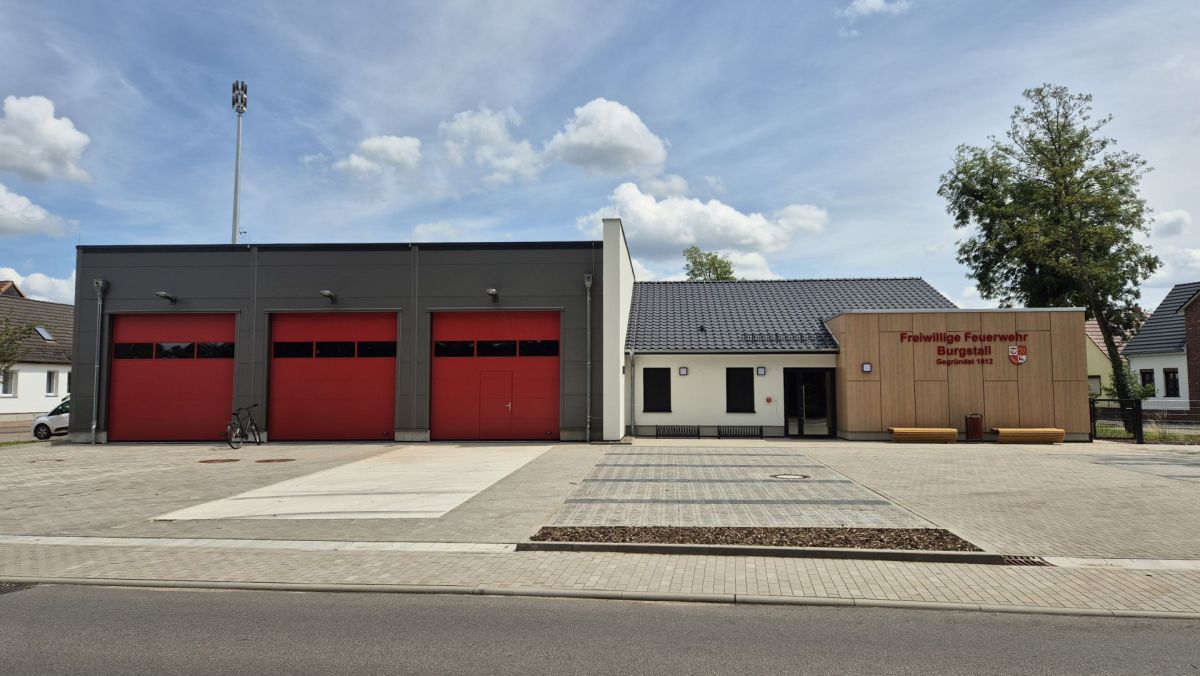 dekoratives Bild zur Referenz Neubau Feuerwehrgerätehaus Burgstall