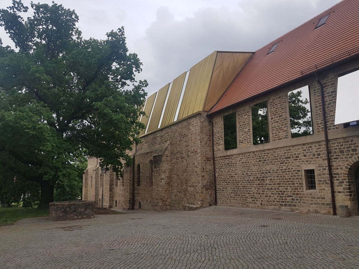 dekoratives Bild zur Referenz Sanierung und Umbau Kloster Unser Lieben Frauen - Nordflügel/Klosterkirche Konzerthalle